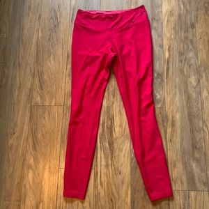 Pink Nike Dr-Fit workout leggings. Like New. In perfect Condition